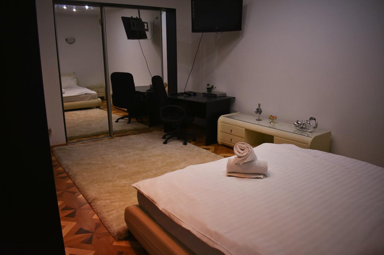 Grand Central Accomodation Sala Palatului Bukarest Exterior foto